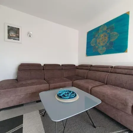 Felix Apartment *